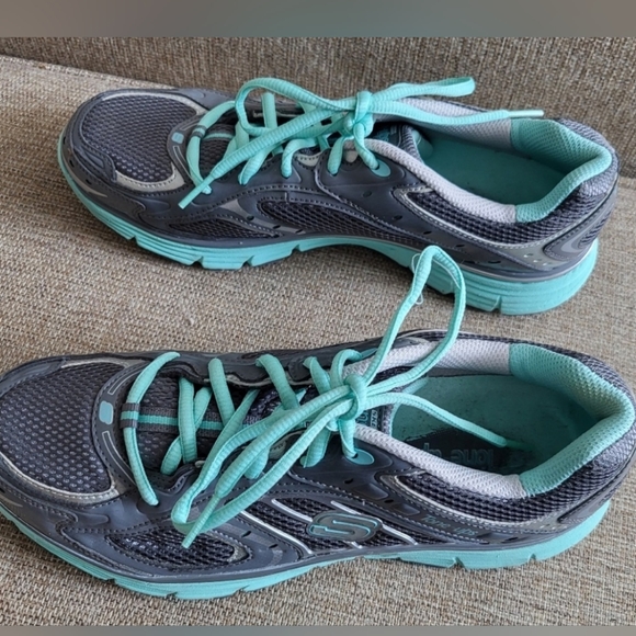 Sketchers Tone-ups Gray and Teal Women's Athletic Shoes size 9 - Picture 2 of 6